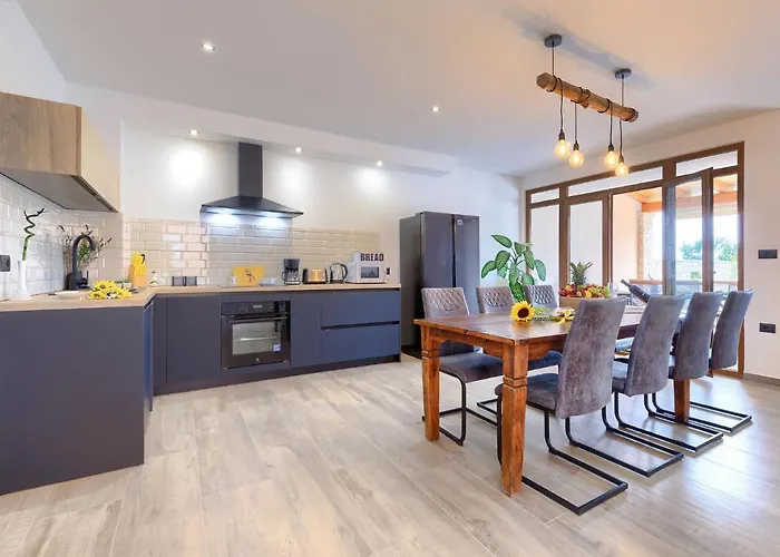 Solis By Interhome Segotici